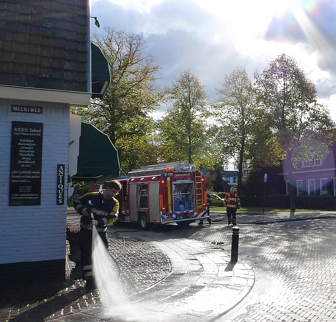tot in de putten wordt het spul verwijderd