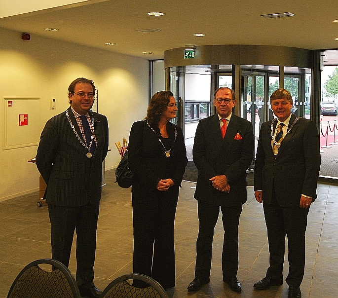 ... met cdk harry borghouts (per 1 december weg), ...