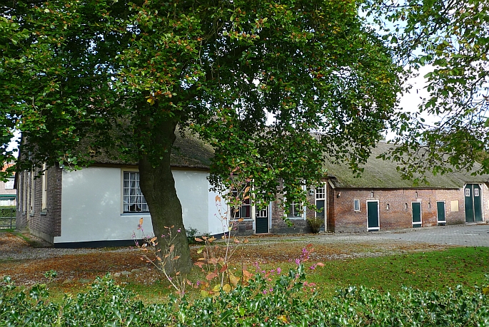 voorheen boerderij van ko de jong; wordt gerestaureerd