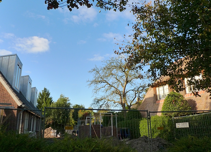 gillend hoge dakkapellen kijken nu bij woningen fransepad naar binnen - dat was niet zo