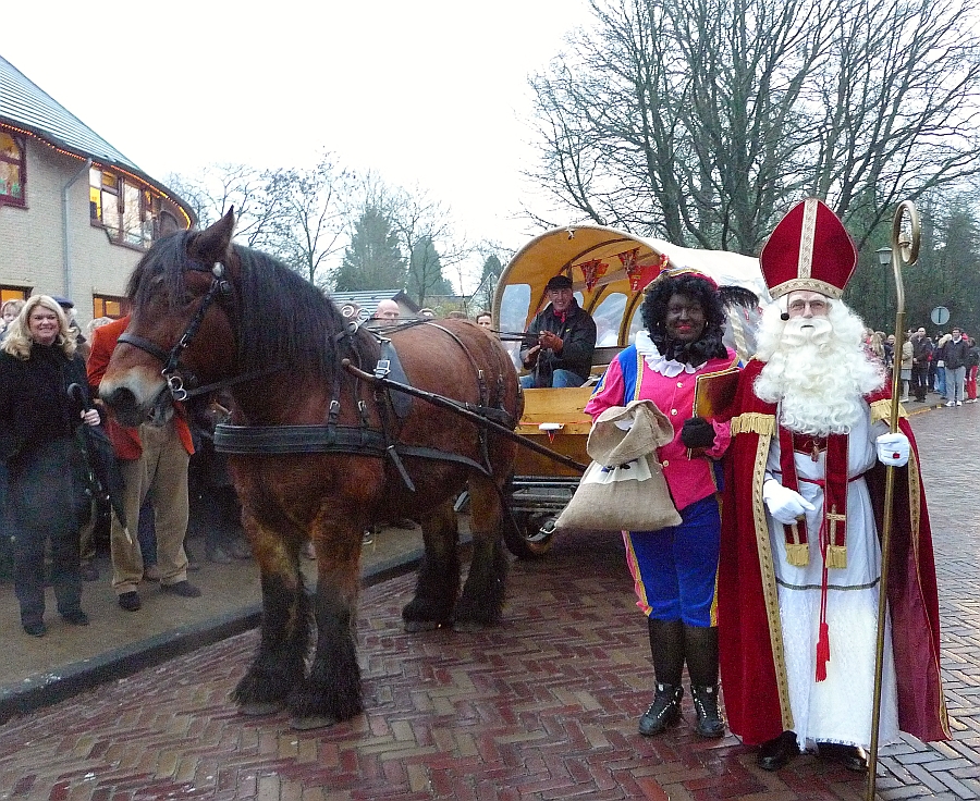 even eerder of later bezocht sint of zijn broer ook de obb aan de andere kant van het gebouw (wat zou de eu-commissaris van samenwerking hier wel niet van vinden?)