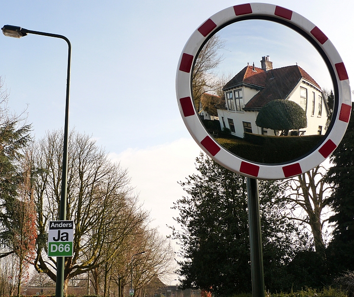 aan lantaarnpaal; huizerweg, naarderweg en elders