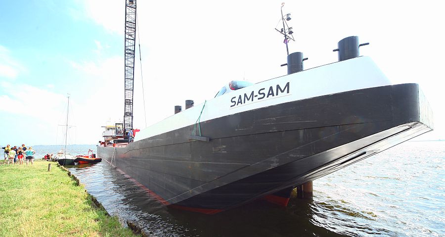 bergingsvaartuig heeft zojuist de drenkeling weer boven water gehaald