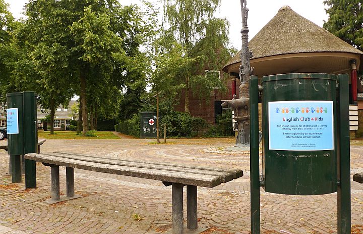 dorpsstraat, maar ook op veel andere plaatsen in het dorp