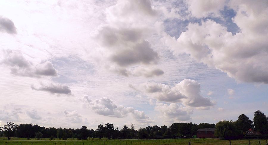 gisterenmiddag, 14:30 u.; boven de wei tussen elbertsveen en schapendrift