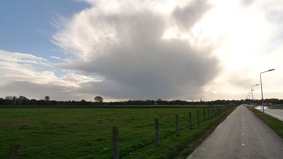 15:20 uur; vanaf een autoloze blaricummerweg