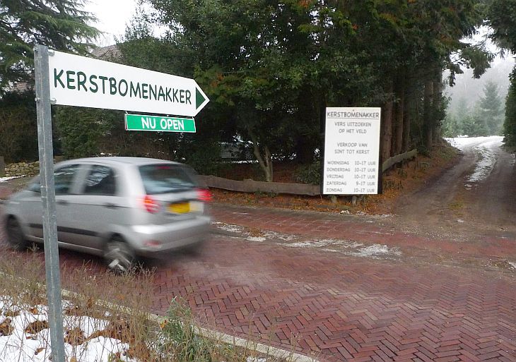 naarderweg tussen nrs. 44 en 46