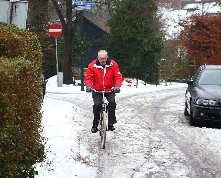 tim calis (zondagochtend, op weg naar de kerk)
