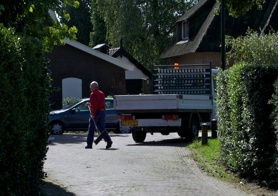 11:00 uur; middenweg/raadhuisstraat