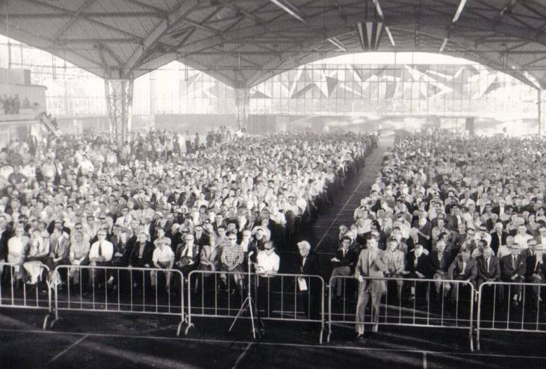 Opheffingsvergadering in de Expohal Hilversum