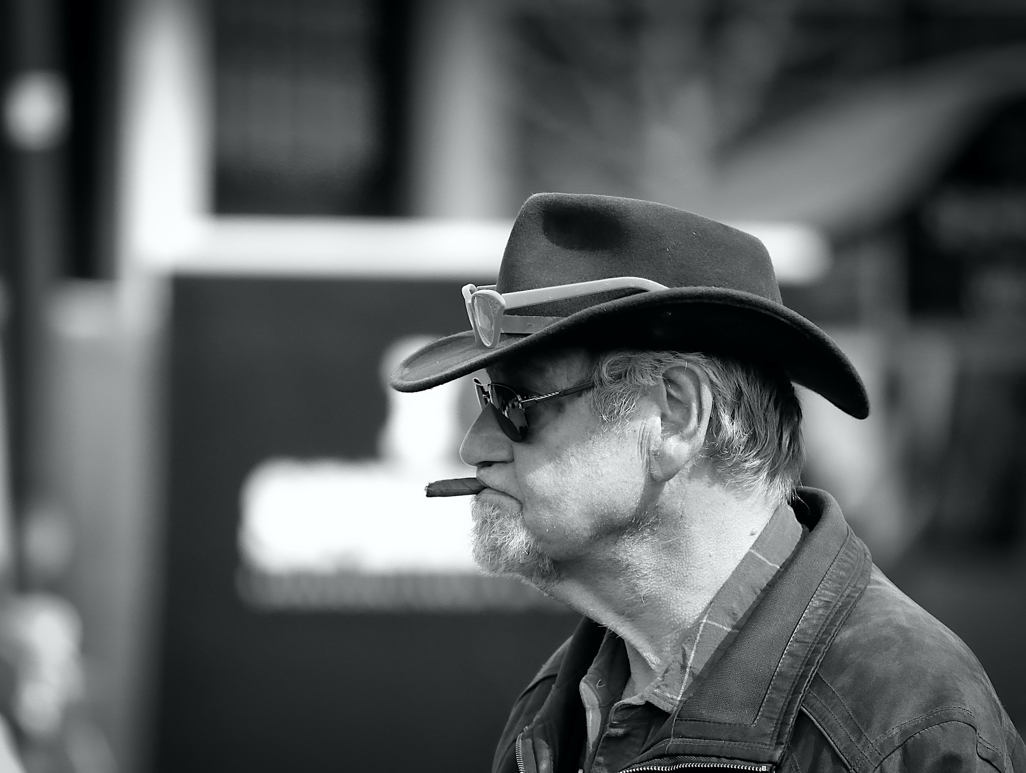 portret sigaar bril bw - 1 kopie