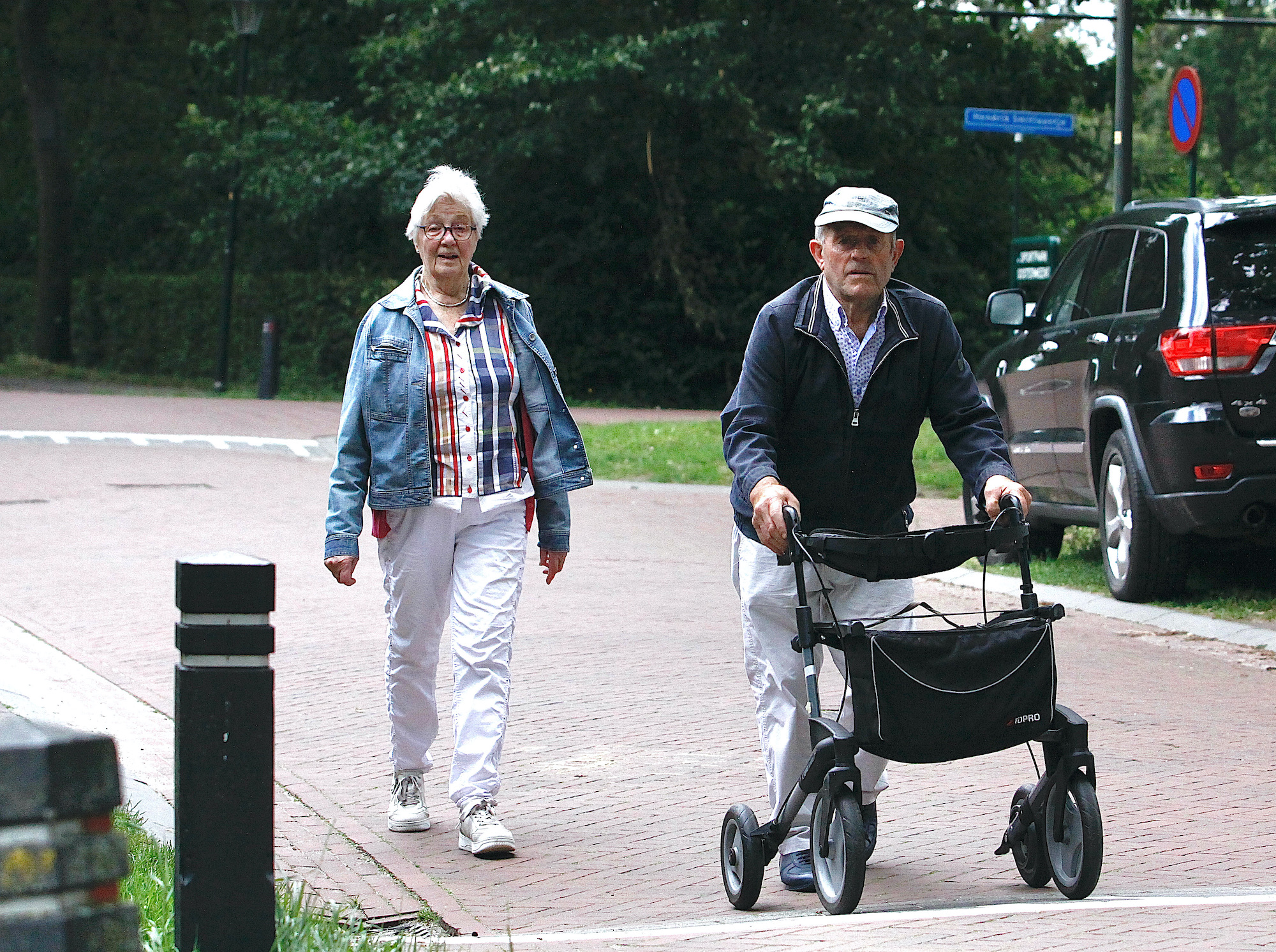 petertje l vrouw - 1