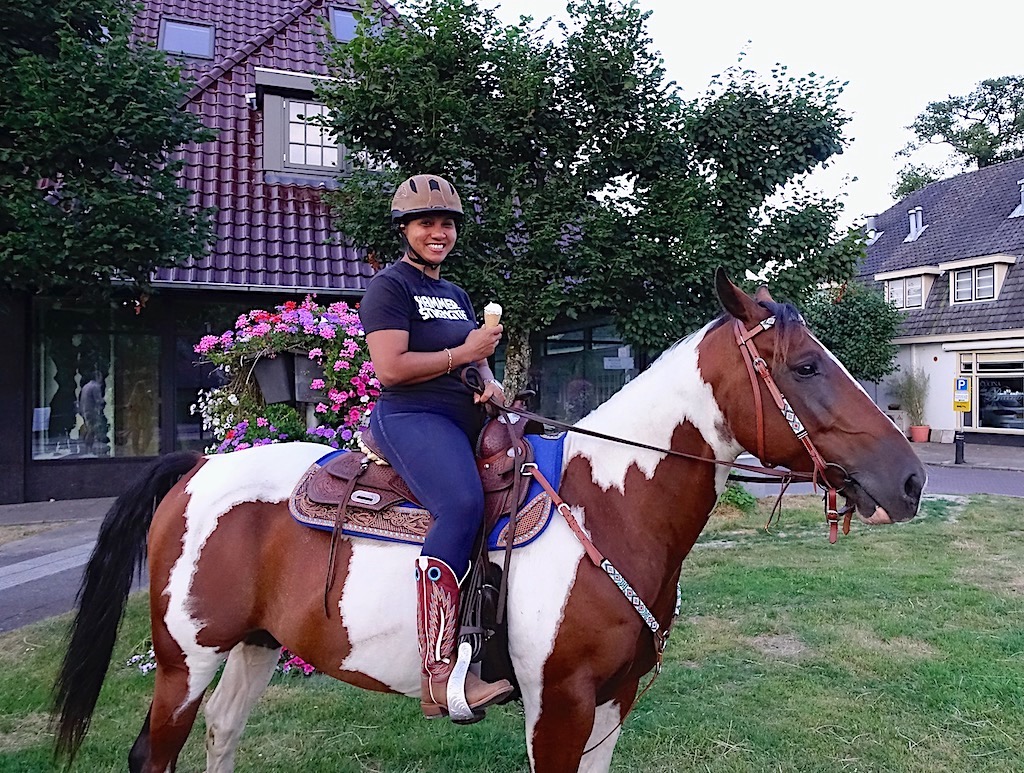 paard bloemen ijsje2 - 1