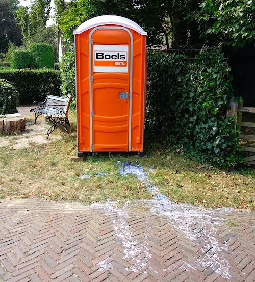 toilet omgooi - 1