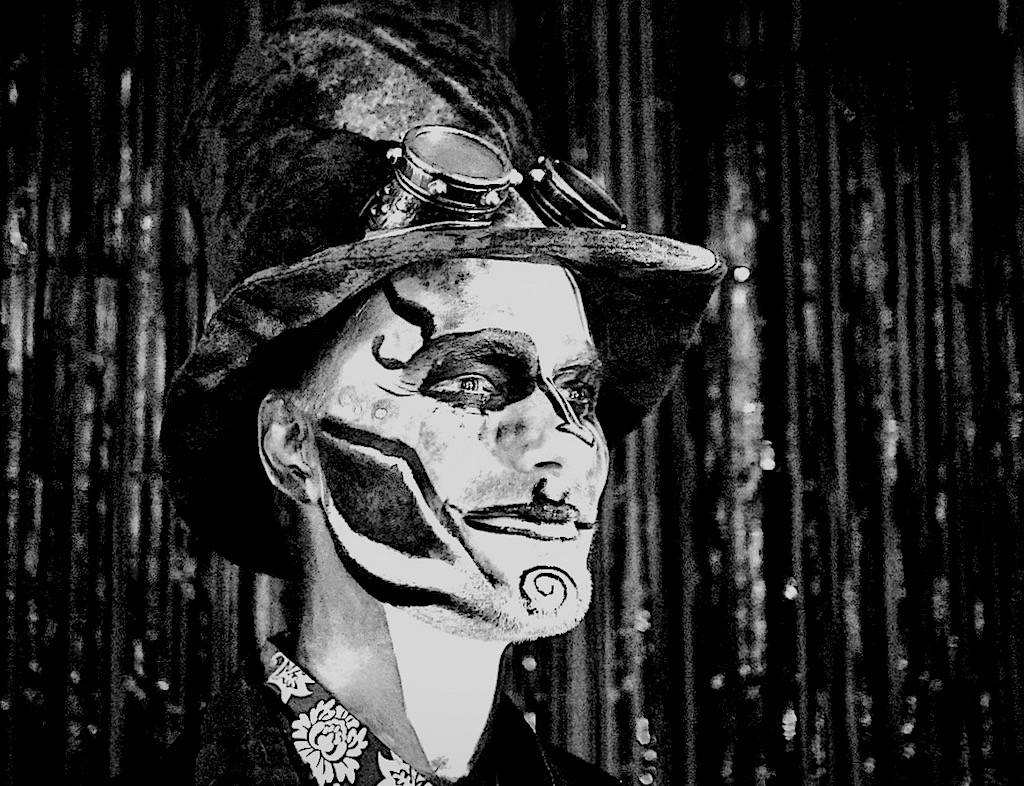 halloween portret bw - 1