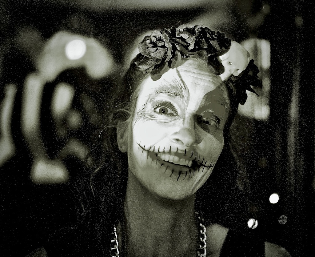 halloween portret vr bw - 1